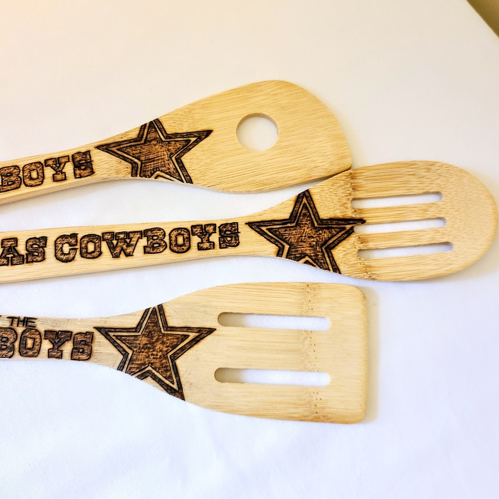 Set of 3: Custom-made Woodburned Bamboo Sports Fan Dallas Cowboys BBQ Utensils - Picture 2 of 3